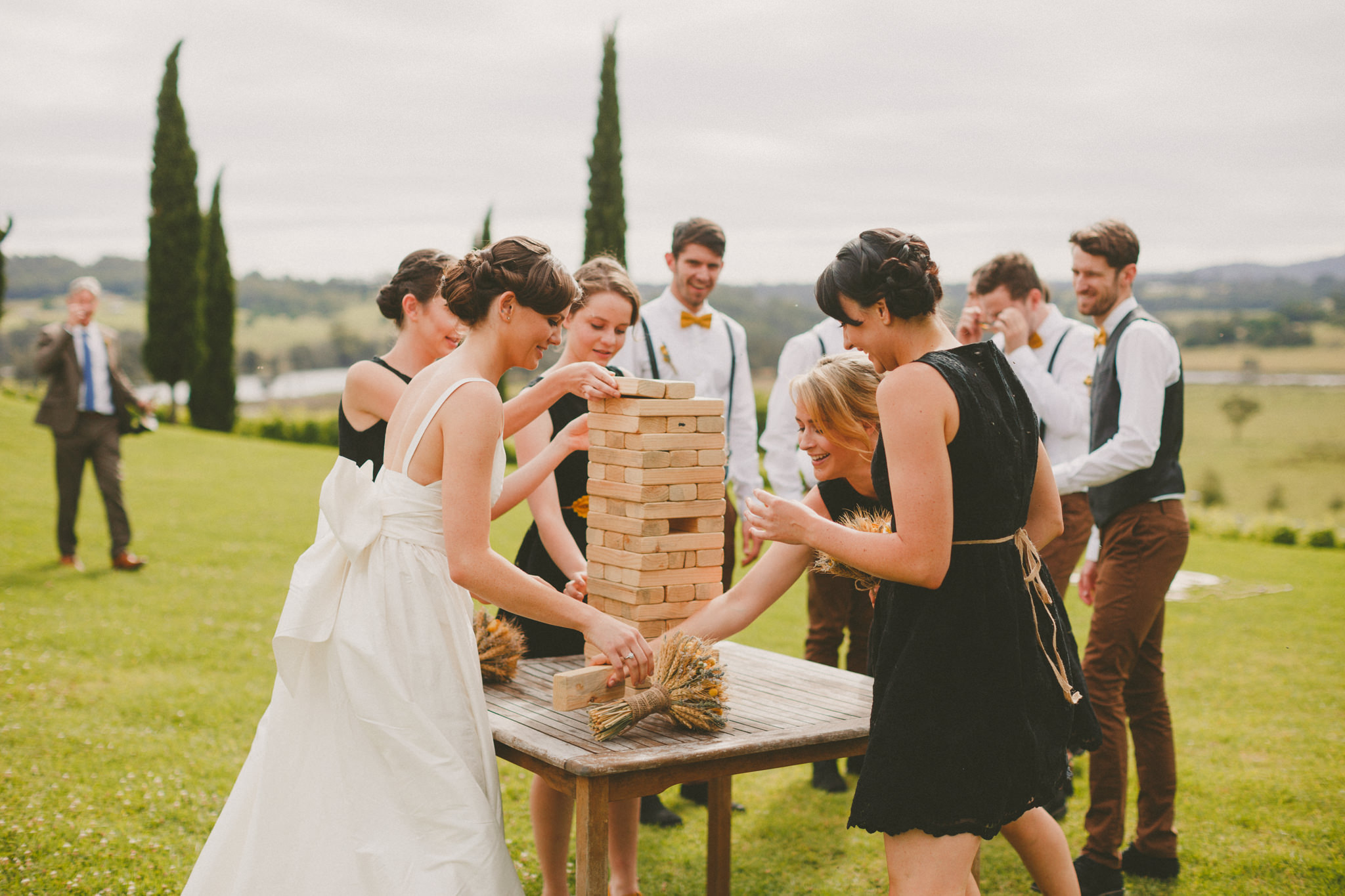 Giant Jenga är också ett roligt sätt att underhålla dina gäster i bröllopsmottagningen