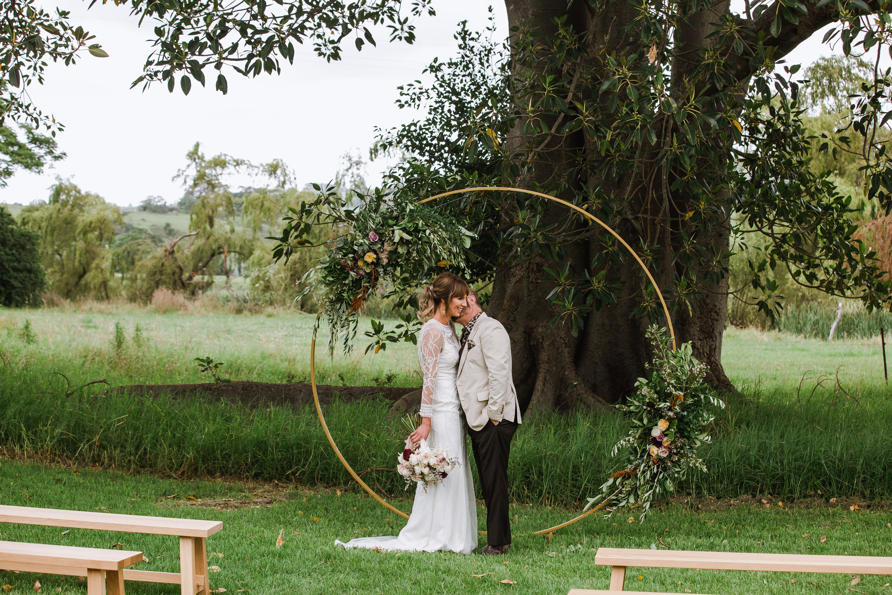CIRCLE OF LOVE ROUND ARBOUR – GOLD – The Wedding + Event Creators