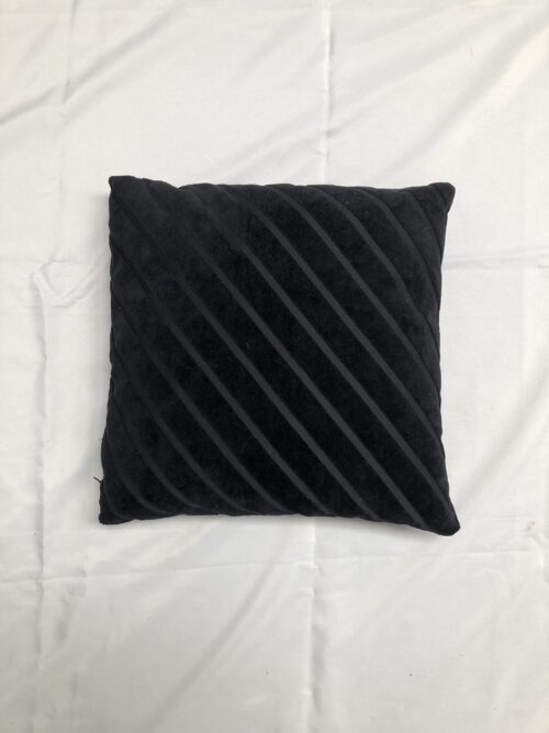 BLACK CUSHION