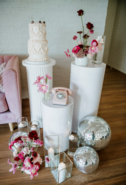 Round White Cake Plinth - Image 7