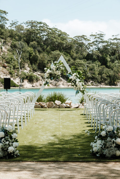 WHITE WOODEN TRIANGLE ARBOUR - Image 2
