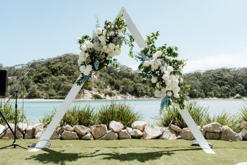 WHITE WOODEN TRIANGLE ARBOUR - Image 3